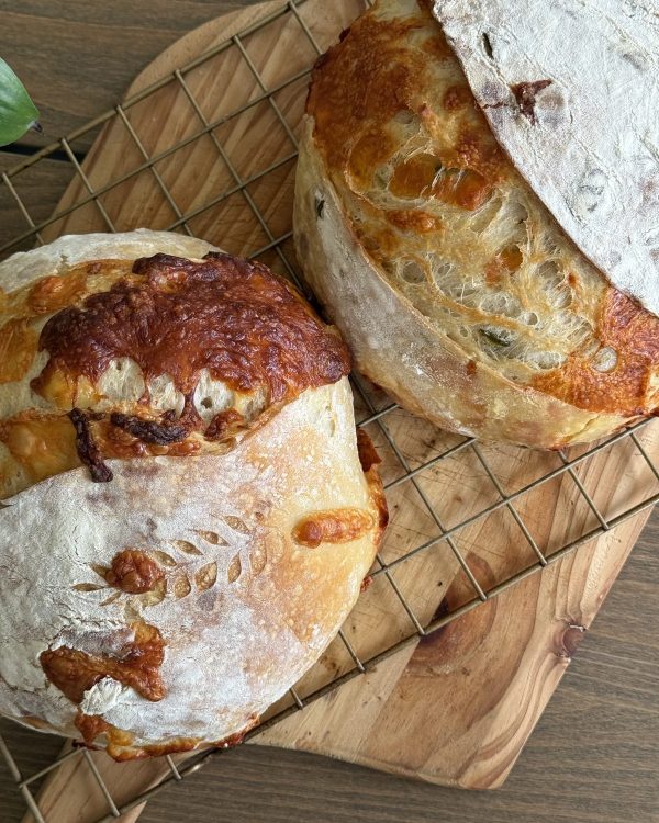Cheesy Mozzarella Loaf 4